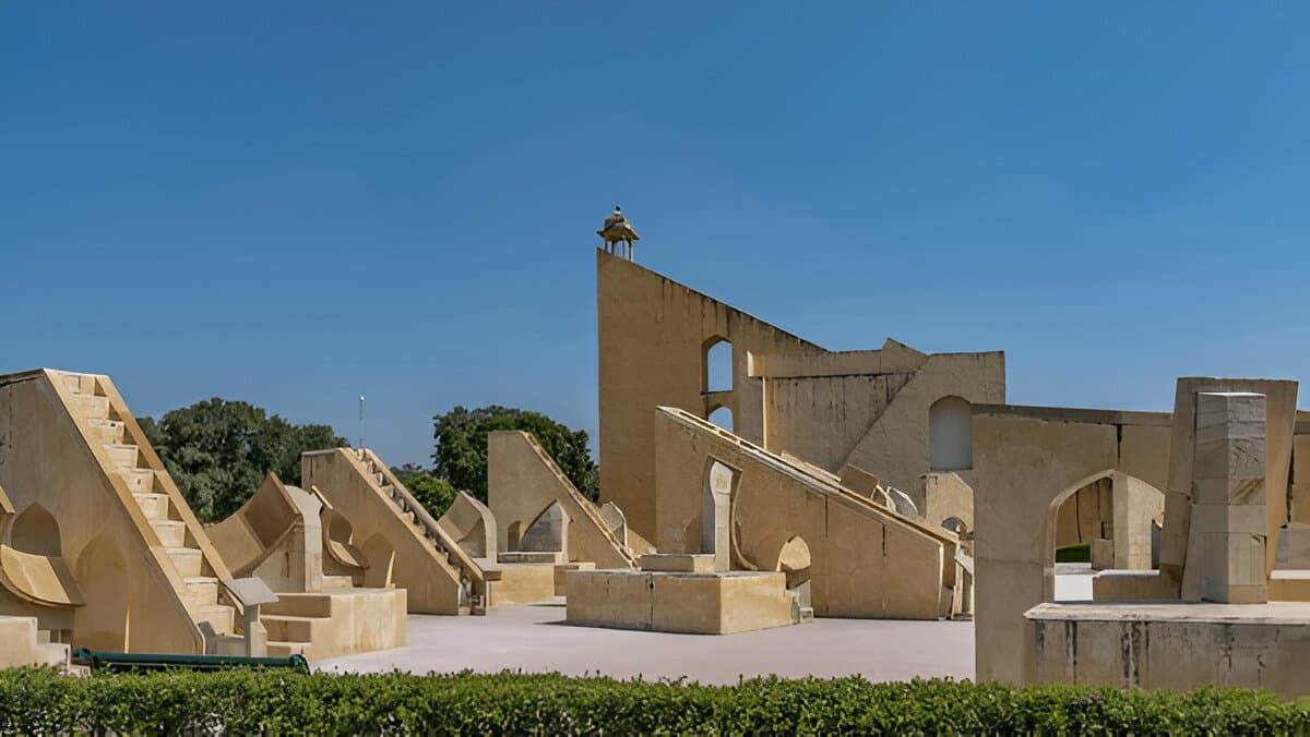 attractionImage