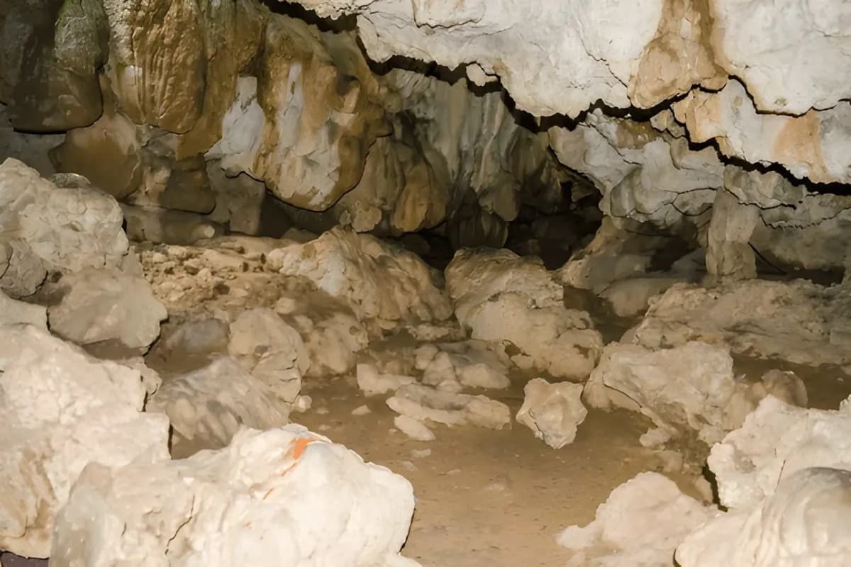Meghalaya famous Cave