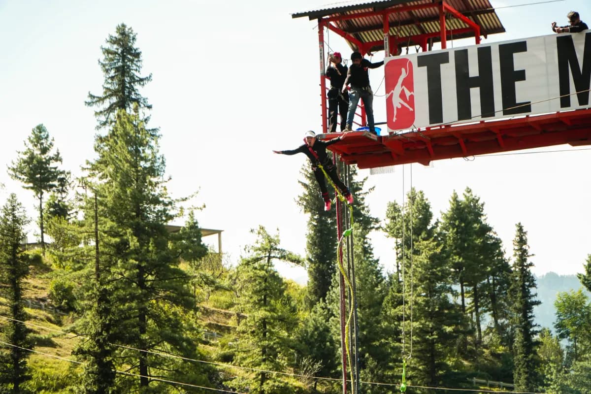 Bungee jumping in Manali