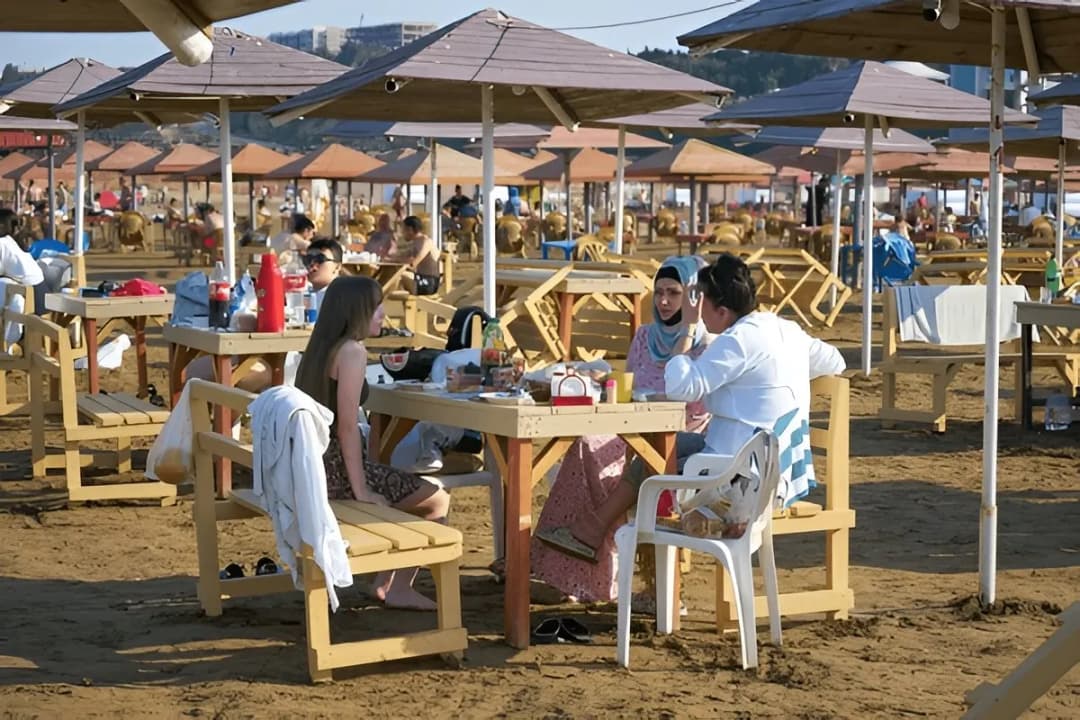 Dining Options Nearby