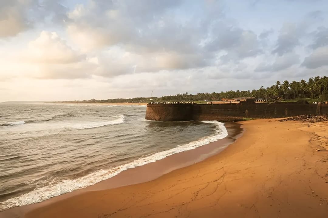 SinQ and Candolim Beach