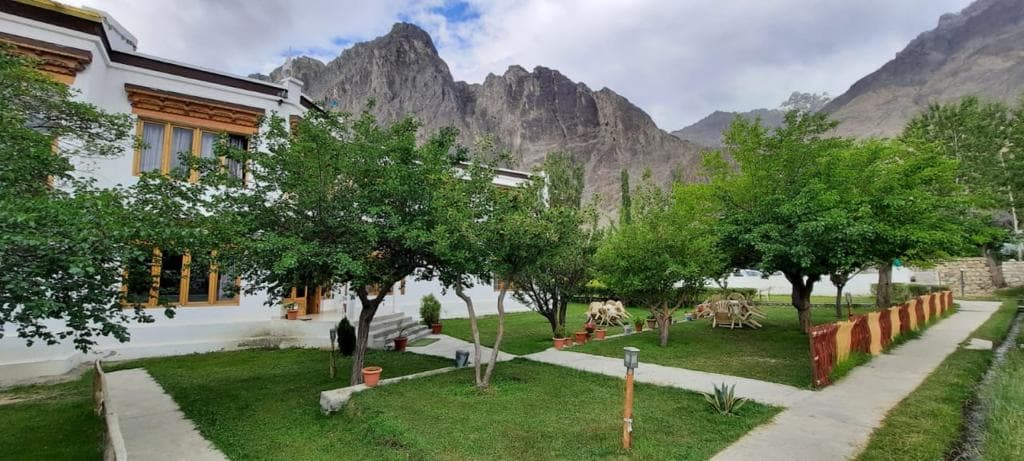  Hotel Snow Leopard Tabo