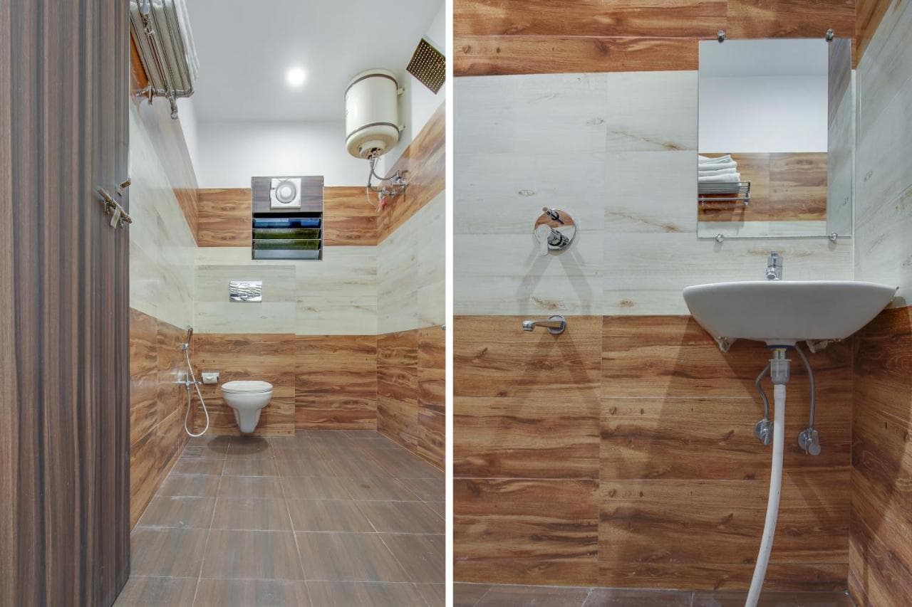 Hotel S V Grand Varanasi