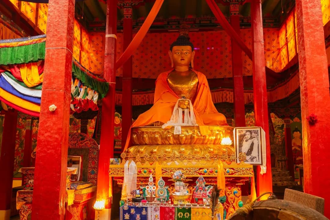 Shakyamuni Buddha Statue