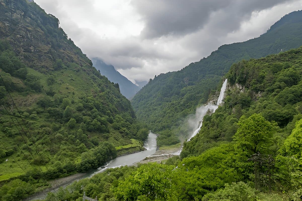 Nuranang Falls