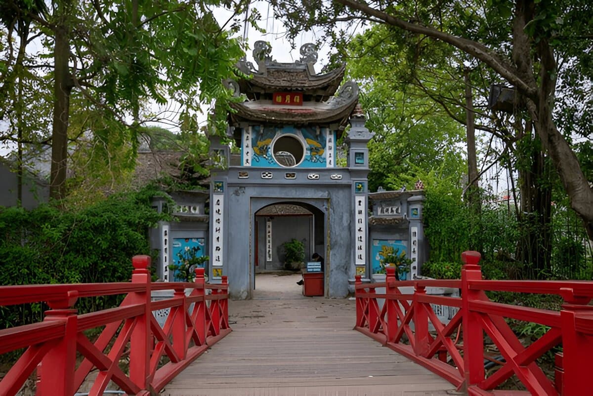 Ngoc Son Temple