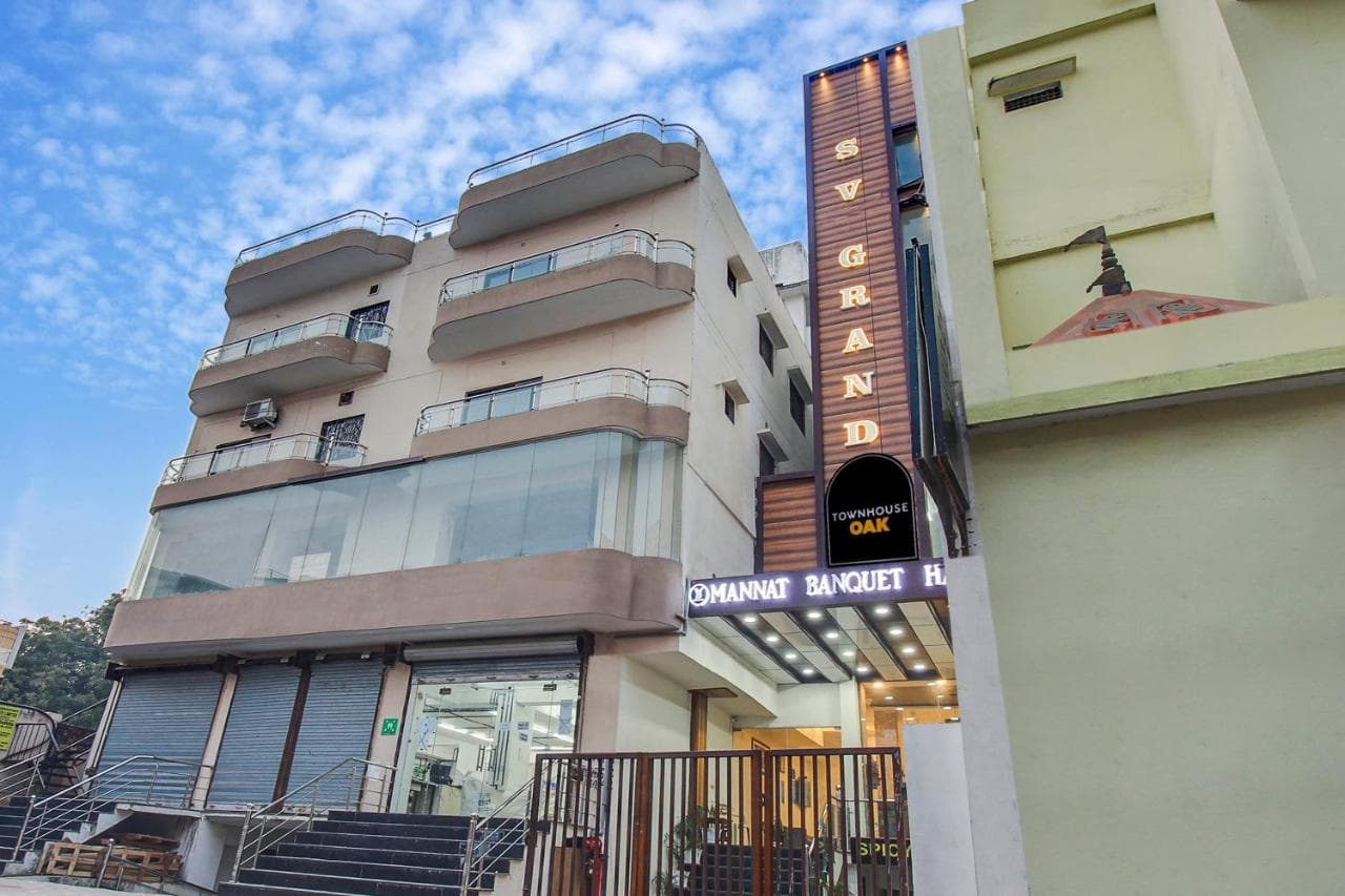 Hotel S V Grand Varanasi