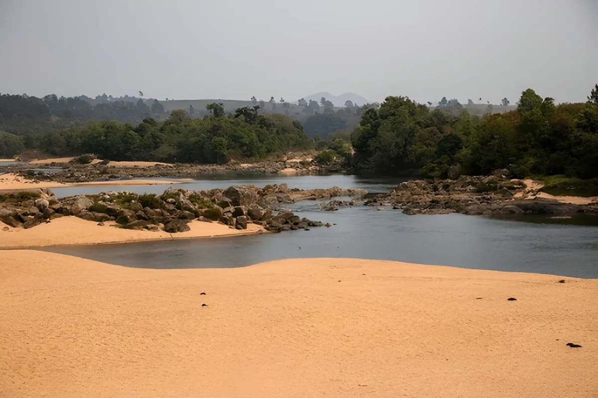 Nongkhnum, largest river island covered in golden sands