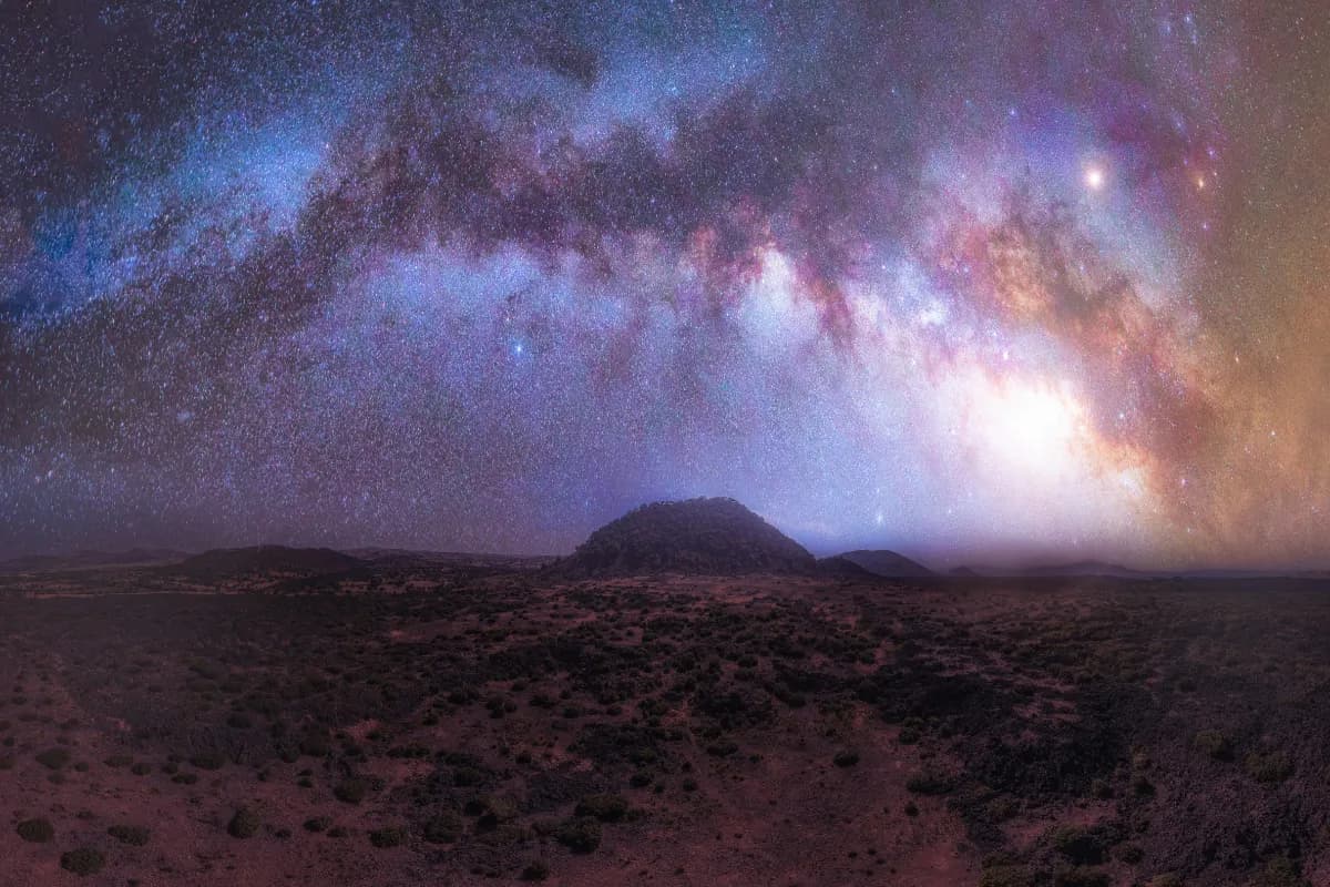 uluru at night