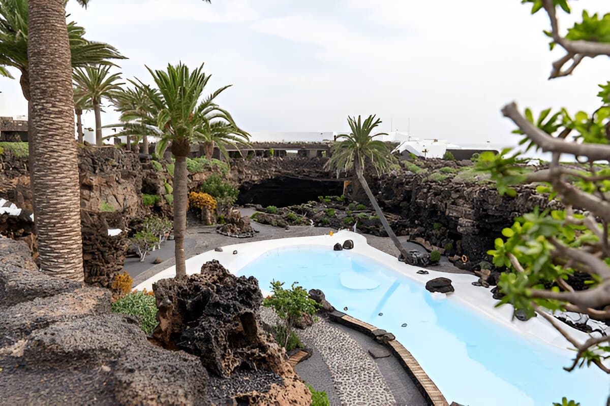 Eco Cave Garden