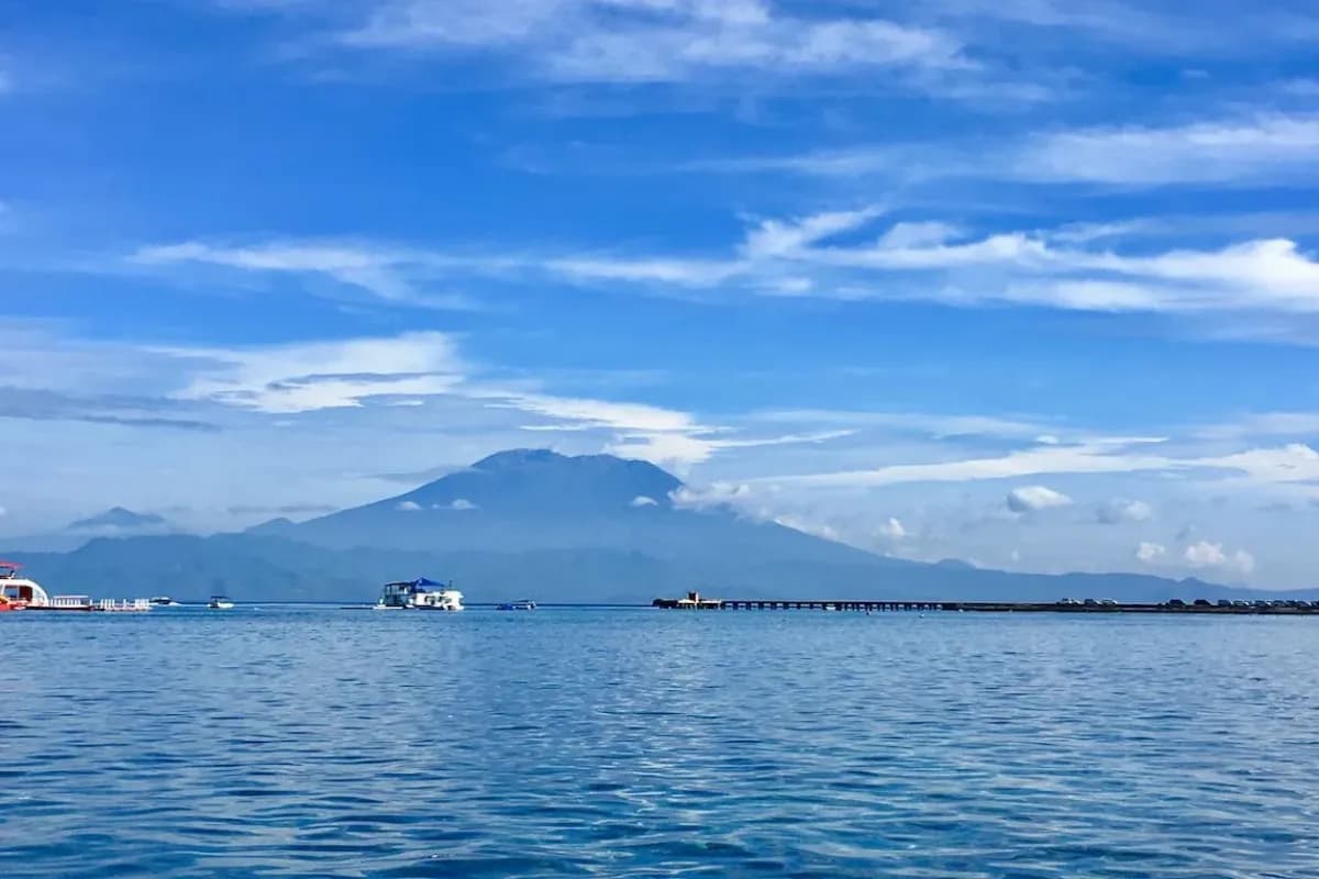 Peaceful atmosphere at Kampung Toyapakeh featuring seaside views