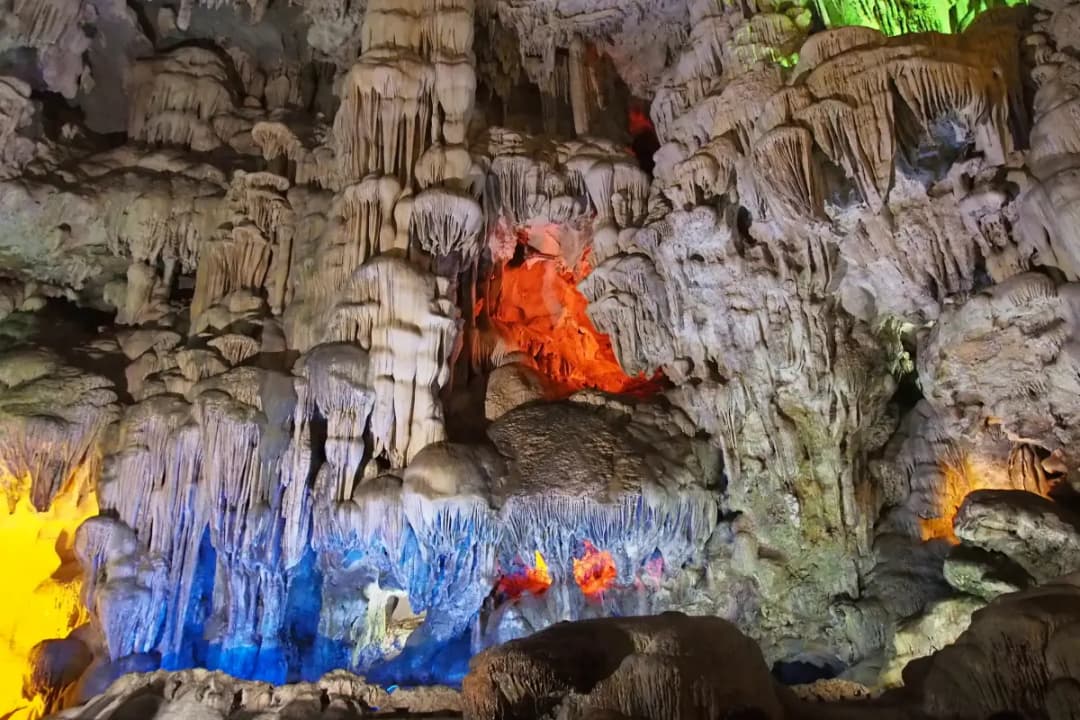 Dau Go Cave