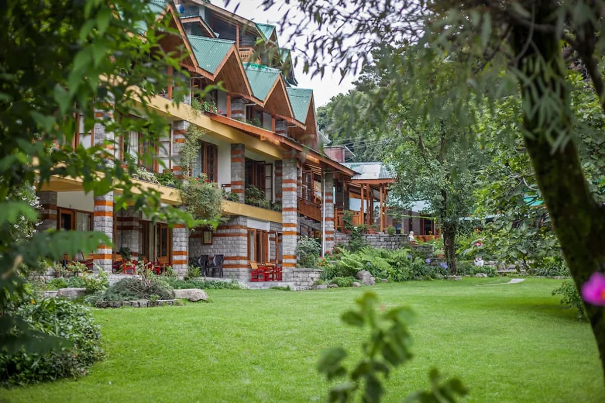 The Johnson’s Café Hotel & Bar