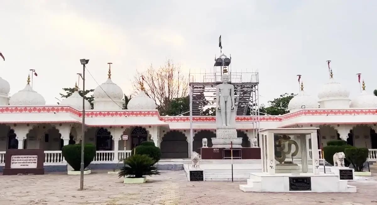  Gomatgiri Temple