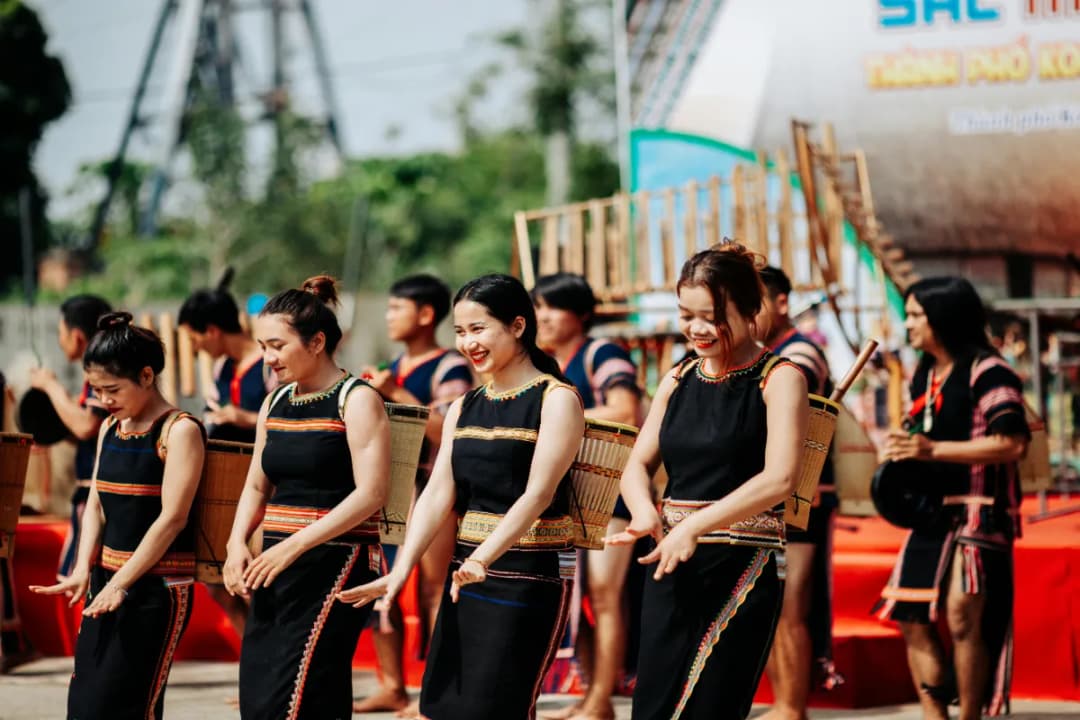 Music & Dance Performances