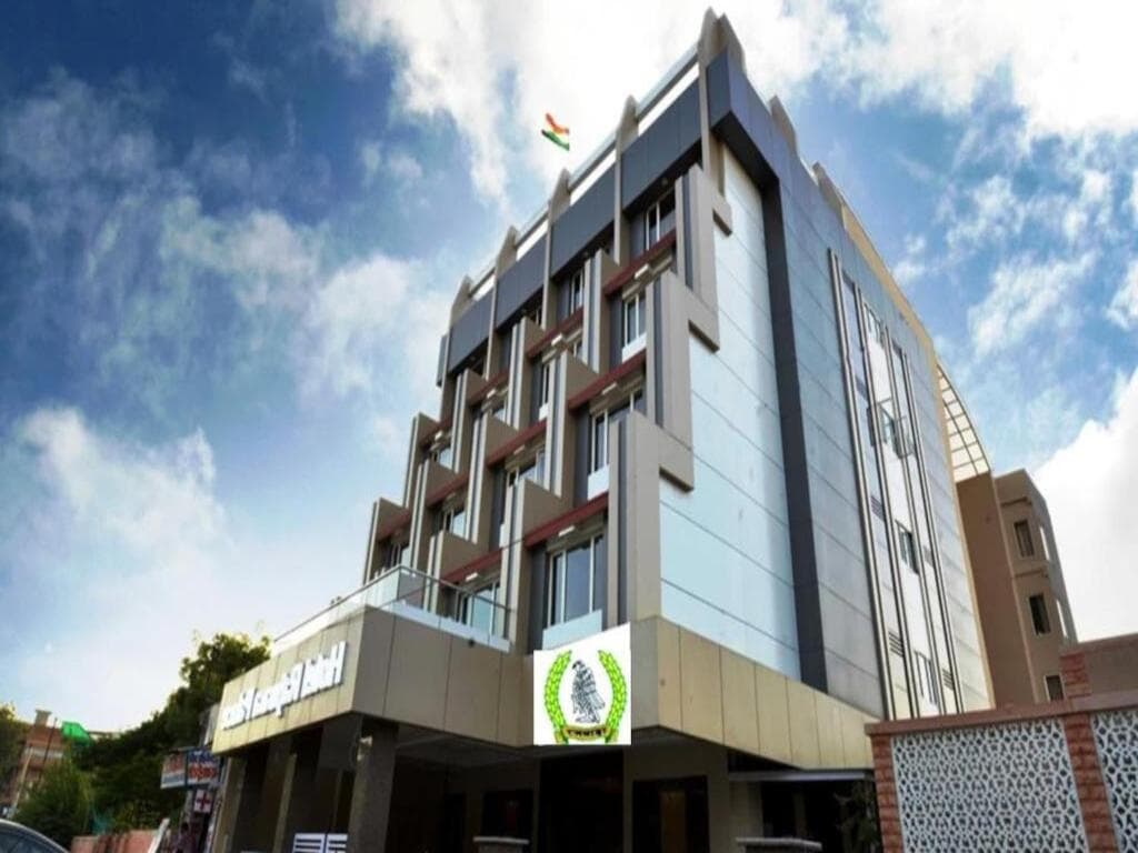 Hotel Rajwara Palace