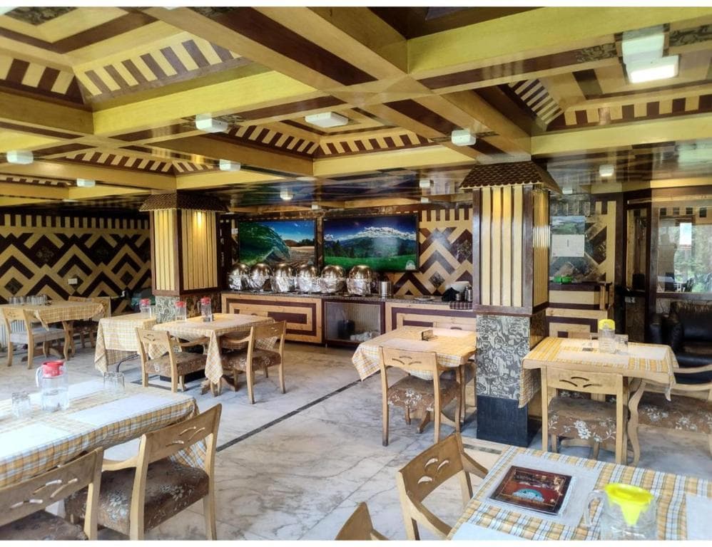 Fluorescence Hotel And Restaurant Gulmarg J & K