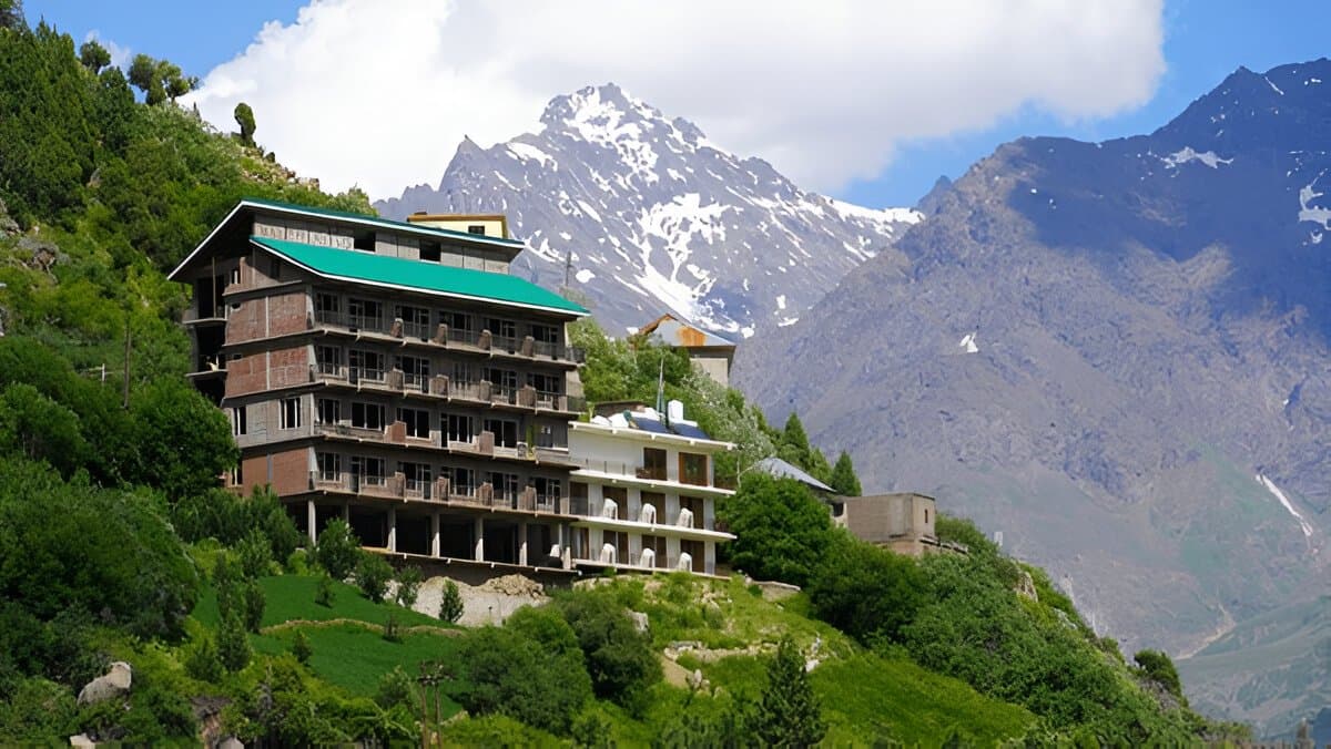 Short Trip to Manali - Hadimba Temple and Solang Valley