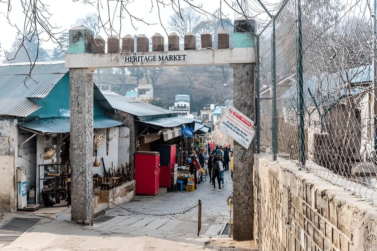 Mall Road Kasauli