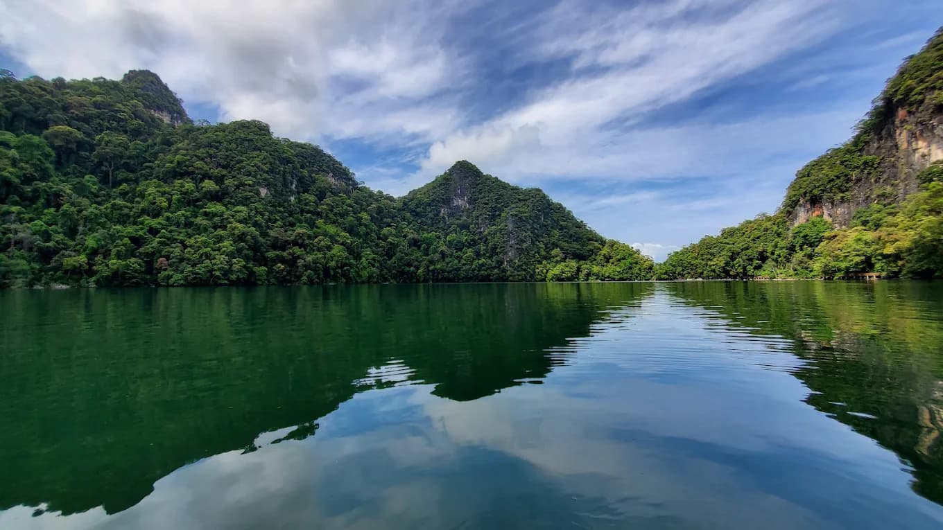 Lake of Pregnant Maiden