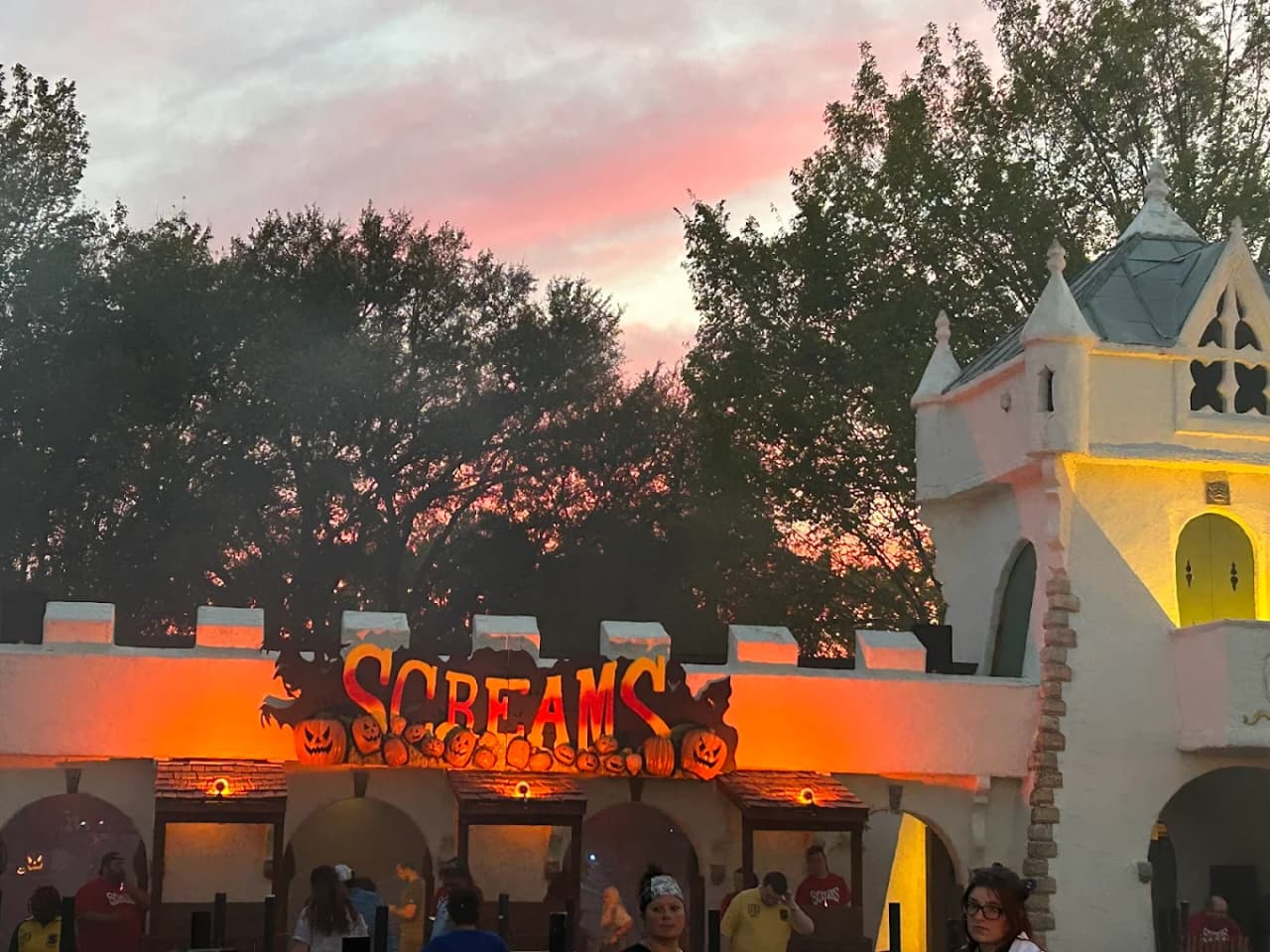 Screams Halloween Theme Park