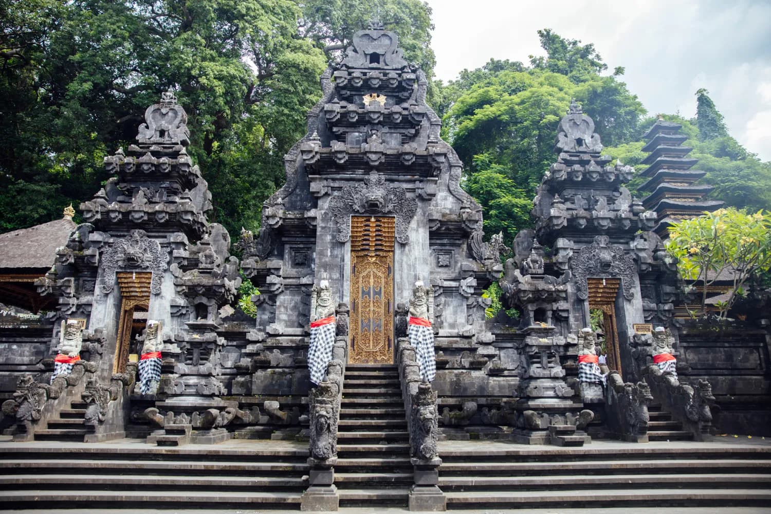 Bali Culture & Coasts | Temples, Crafts & Golden Sands