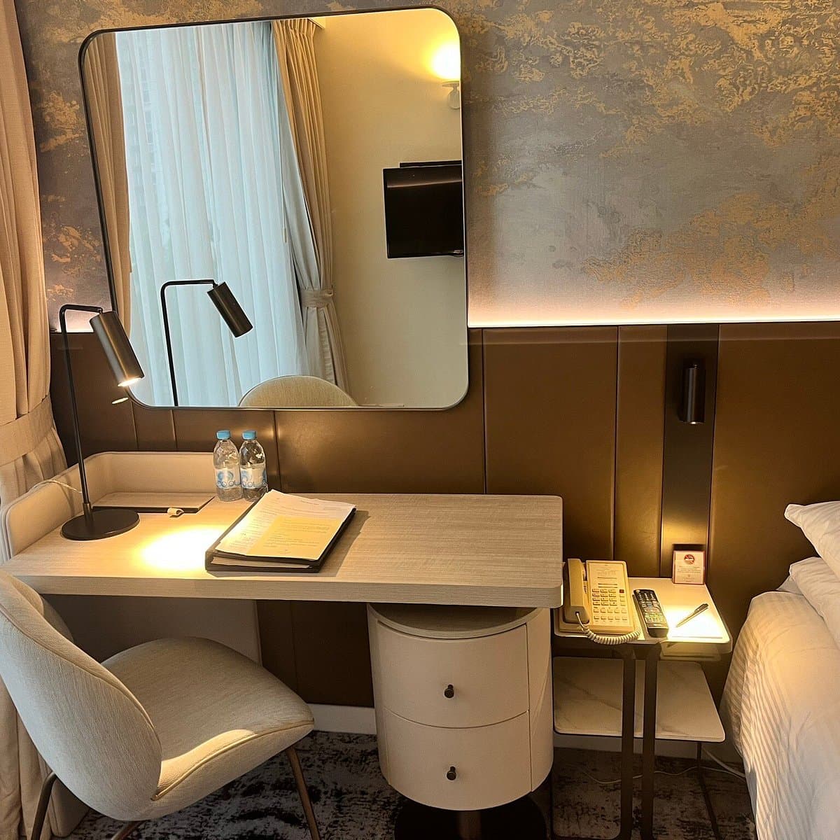 harbour plaza metropolis