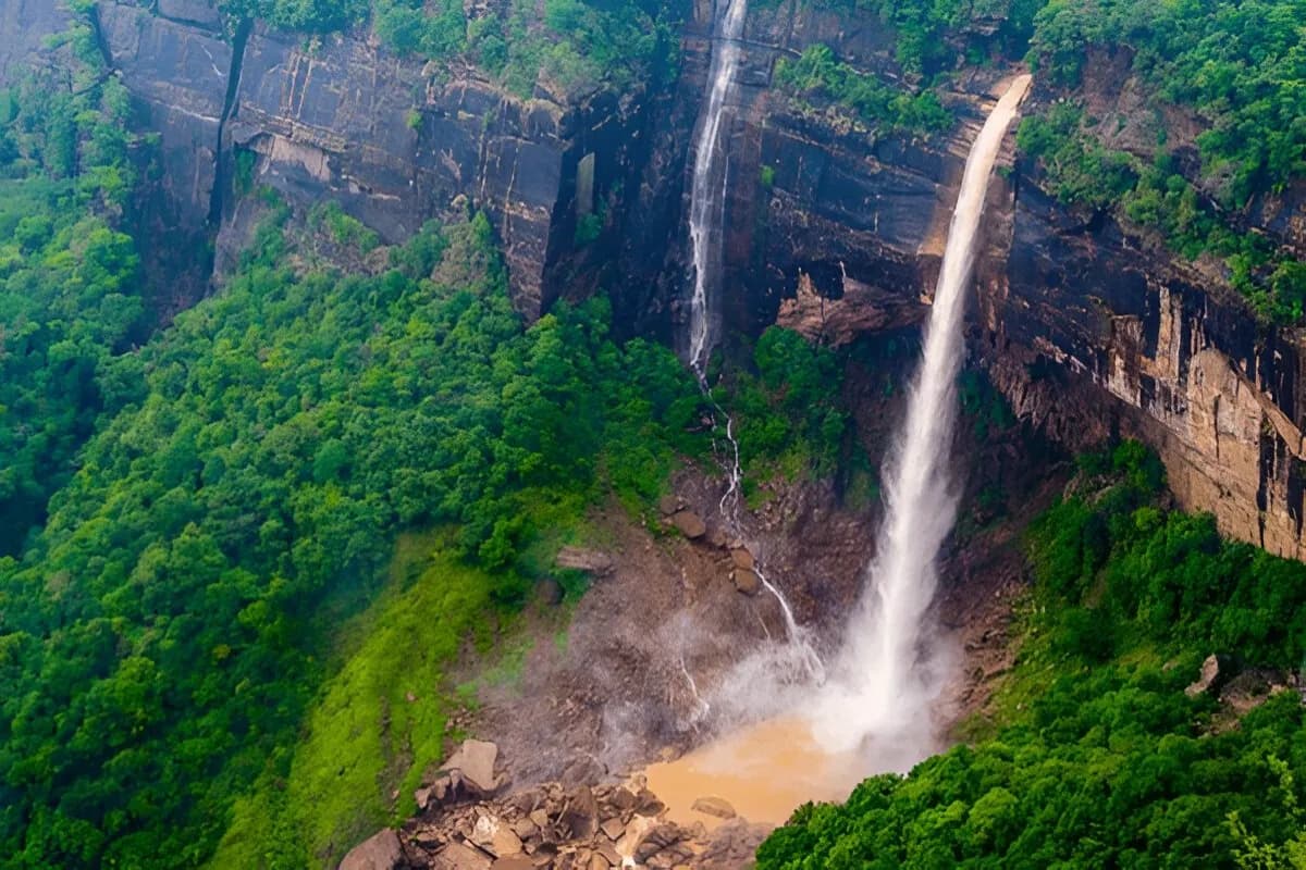 Nohkalikai Falls