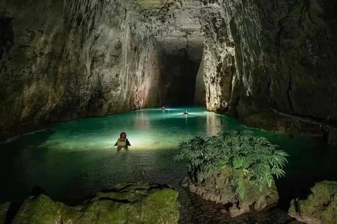 Krem Puri Cave