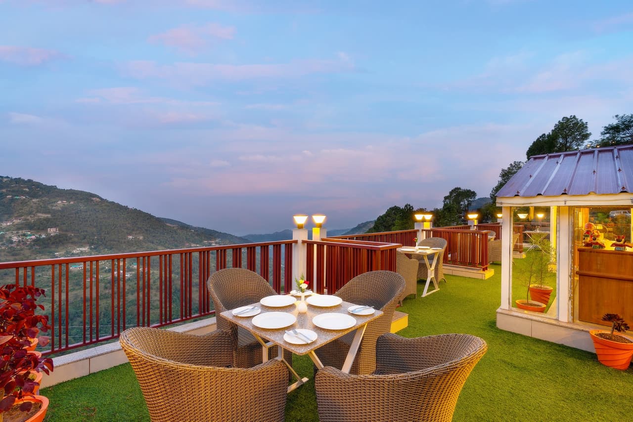 Hotel The Chabal Kasauli