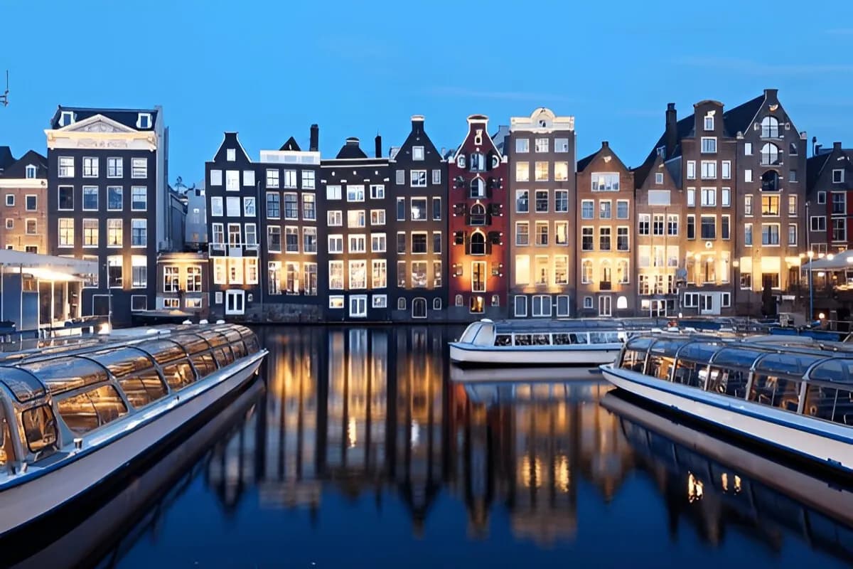canals of amsterdam