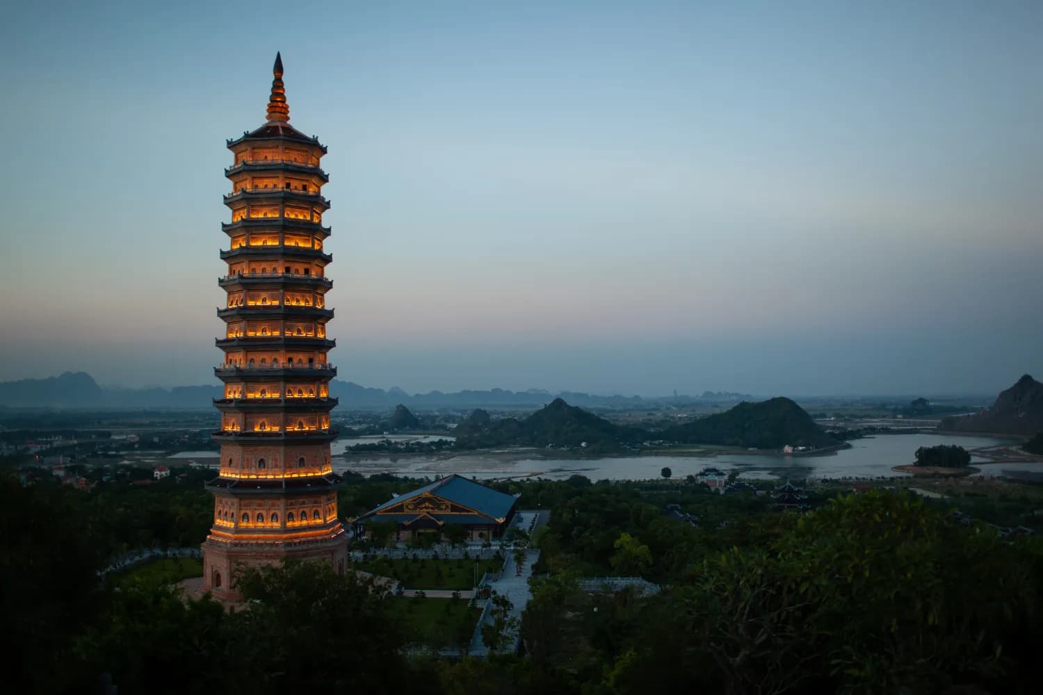 Classic Vietnam Highlights | Cu Chi History & Ba Na Hills
