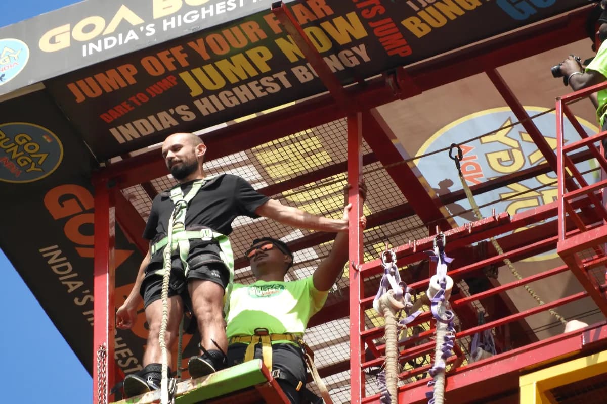 Bungee jumping in Goa