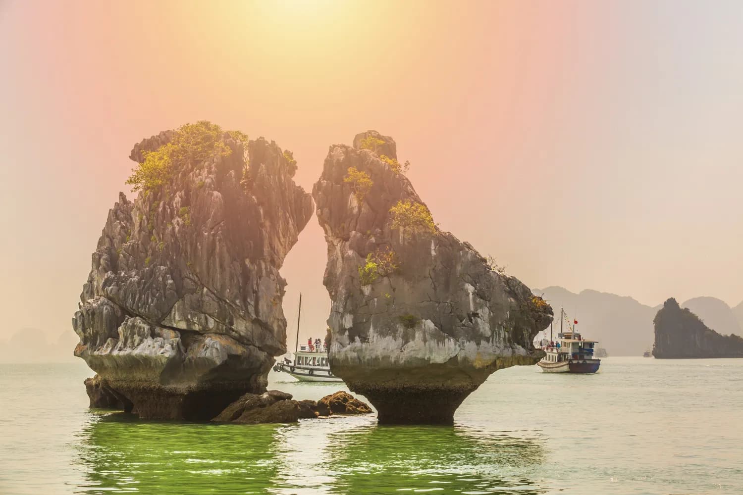 Heritage Vietnam Tour | Hanoi Flavors & Saigon History