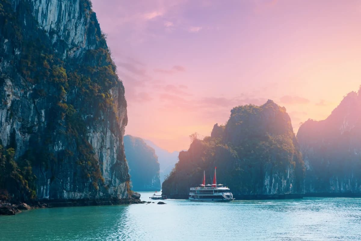 Cruise in Halong bay in Sunset time