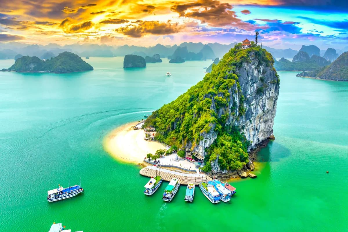 Dreamy sunset landscape at Ti Top Island