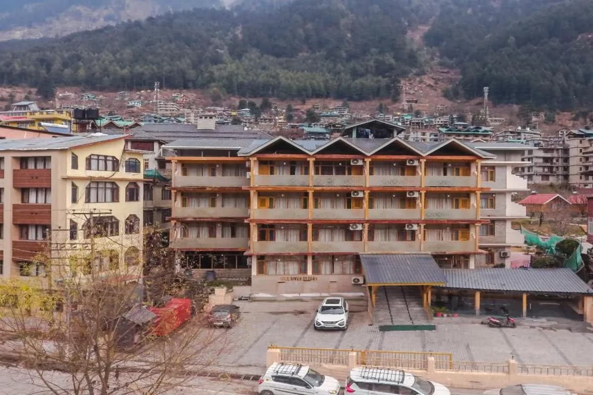 Riverside Bliss at Hill River Resort by Best Western