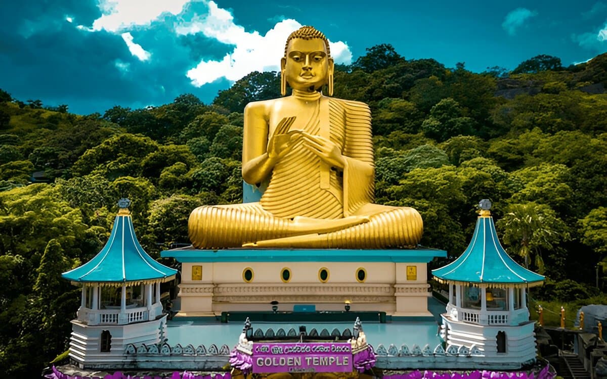 Dambulla Royal Cave Temple and Golden Temple