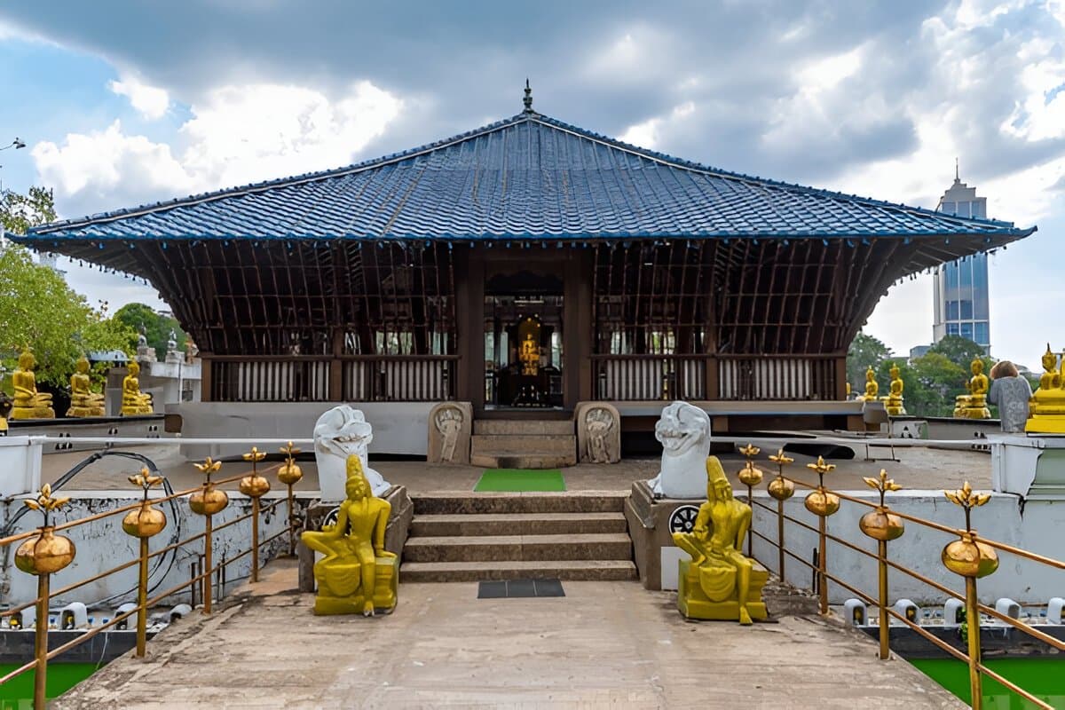 Gangaramaya Temple