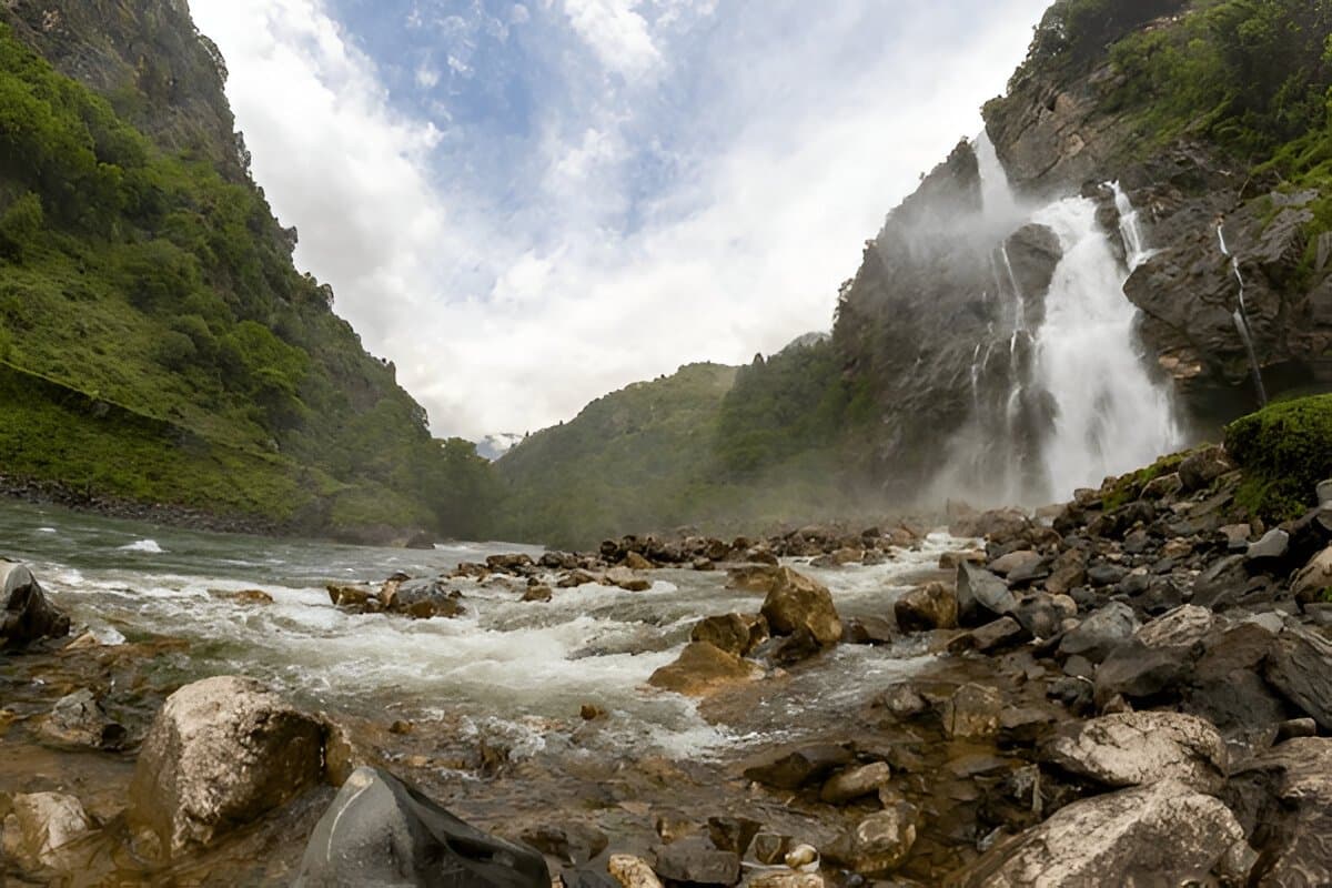 Nuranang Falls