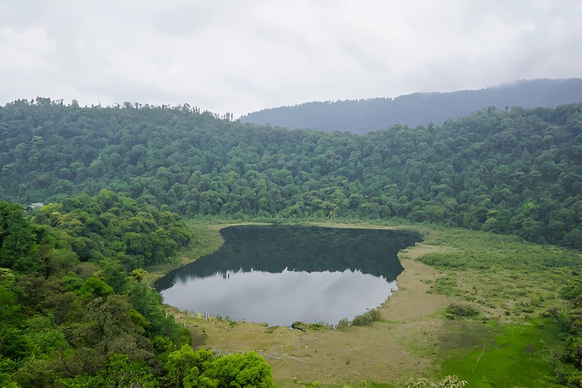 Khecheopalri Lake
