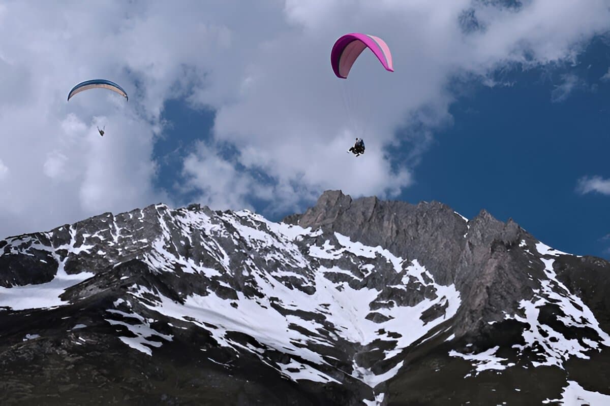 Paragliding