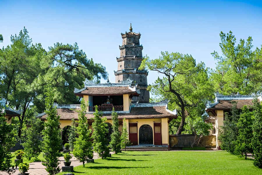 Perfume Pagoda