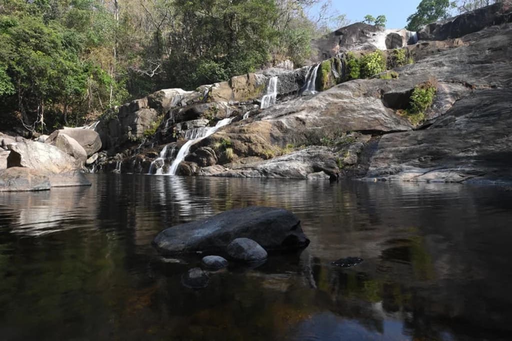 Kombaikani Waterfalls