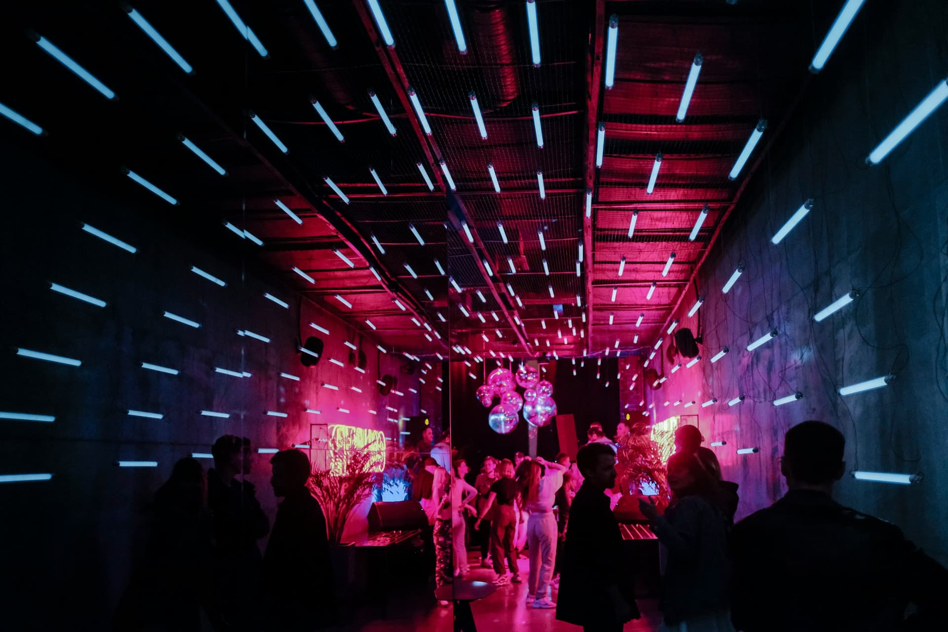Manali Nightlife and Entertainment: Bars, Clubs, Cafes & More