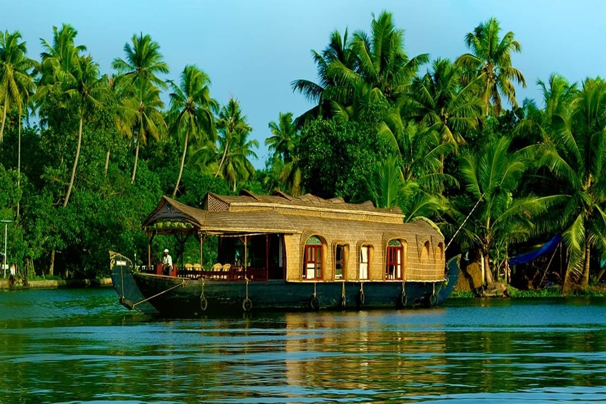 15 Breathtaking Places to Visit in Kerala That Feel Like Heaven on Earth