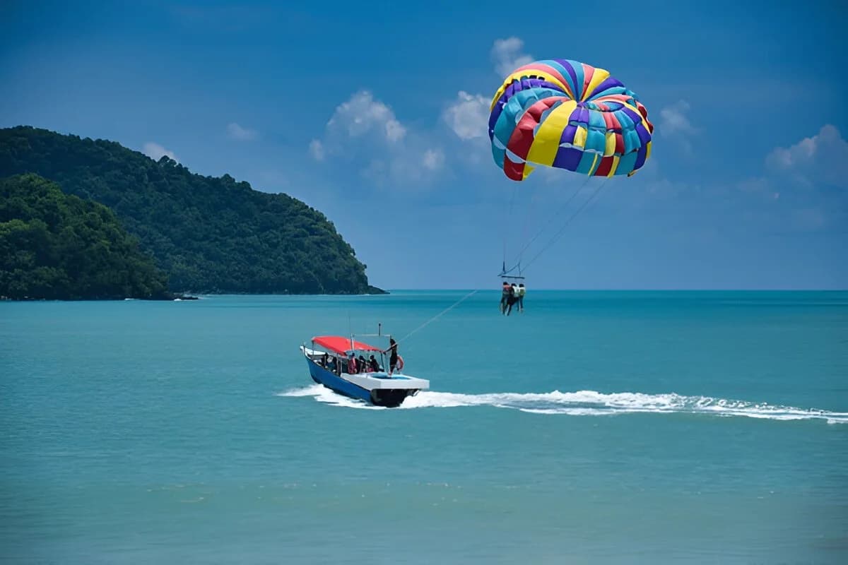 Parasailing in Andaman