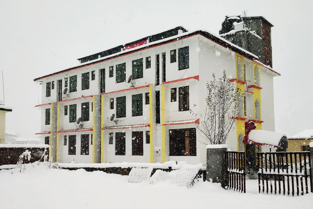 Comfortable Chardham Hotels – Best Hotels Near the Temples