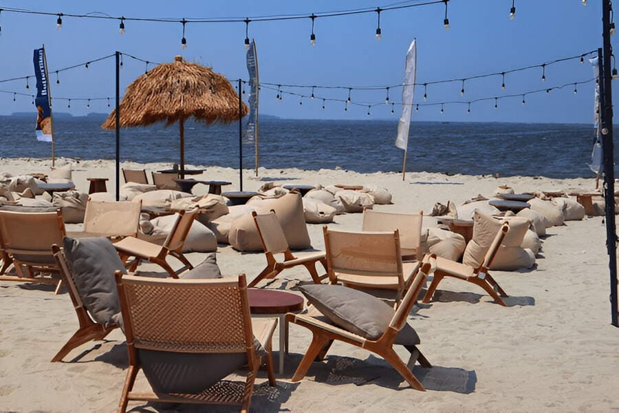 Relax at Pantai Indah