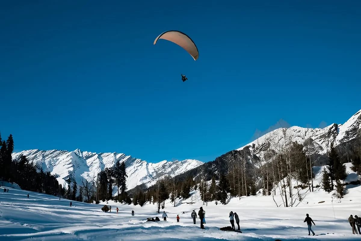 Paragliding in Manali